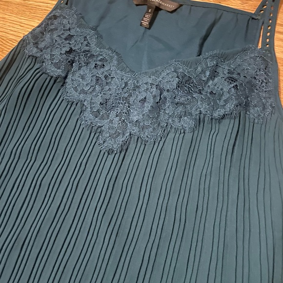 White House Black Market emerald green top size small - Picture 5 of 5